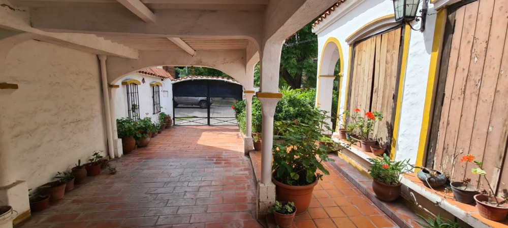 Casa estilo Colonial en Ituzaingo Norte! - 4 ambientes!