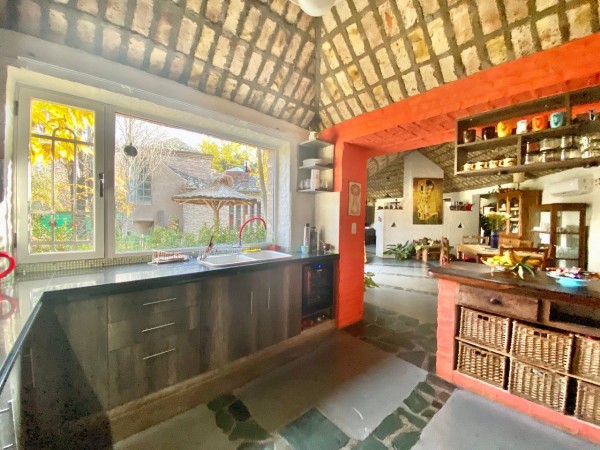 NUEVO VALOR!! Casa en Venta en Parque Leloir - sobre el circuito! 2100 MTS! - PERMUTA!