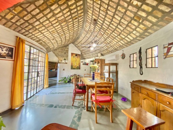 NUEVO VALOR!! Casa en Venta en Parque Leloir - sobre el circuito! 2100 MTS! - PERMUTA!