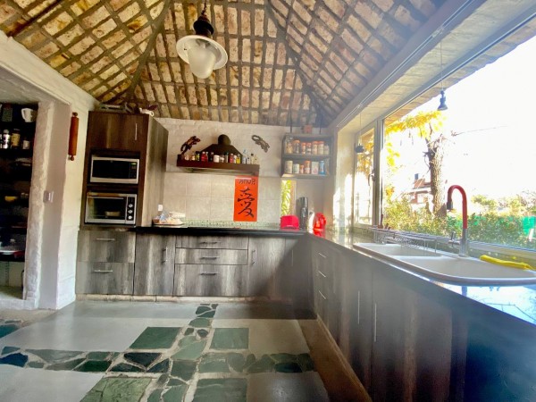 NUEVO VALOR!! Casa en Venta en Parque Leloir - sobre el circuito! 2100 MTS! - PERMUTA!