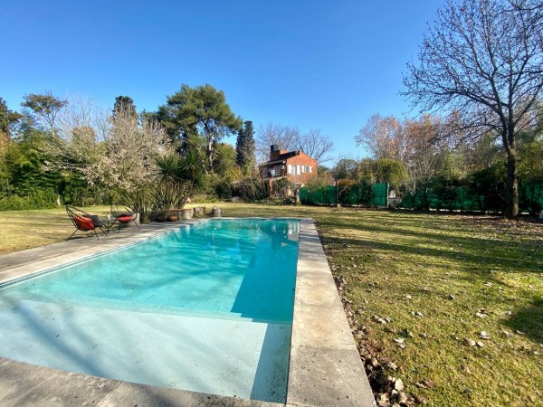 NUEVO VALOR!! Casa en Venta en Parque Leloir - sobre el circuito! 2100 MTS! - PERMUTA!