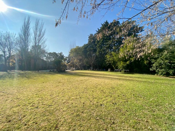 NUEVO VALOR!! Casa en Venta en Parque Leloir - sobre el circuito! 2100 MTS! - PERMUTA!