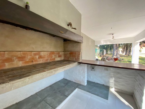 Casa en venta en Ituzaingó - Parque Leloir! 2700 mts