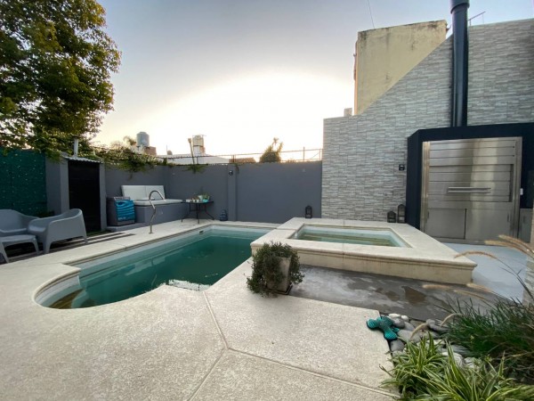 Impecable Casa en venta en Ituzaingo - 4 ambientes!