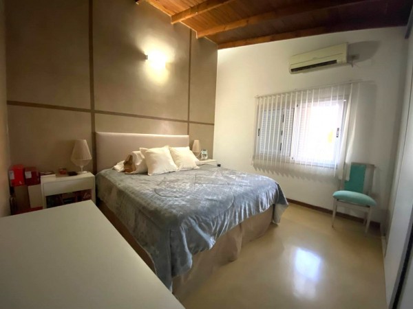 Impecable Casa en venta en Ituzaingo - 4 ambientes!