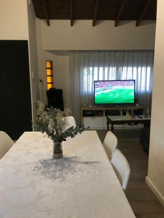 Anatole France 1700 - Casa 3 ambientes en Ph ... IMPECABLE !