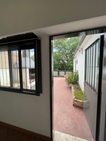Casa 4 ambientes + 2 locales ! Financia Dueño