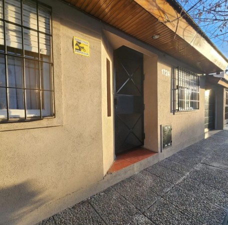 Anatole France 1700 - Casa 3 ambientes en Ph ... IMPECABLE !