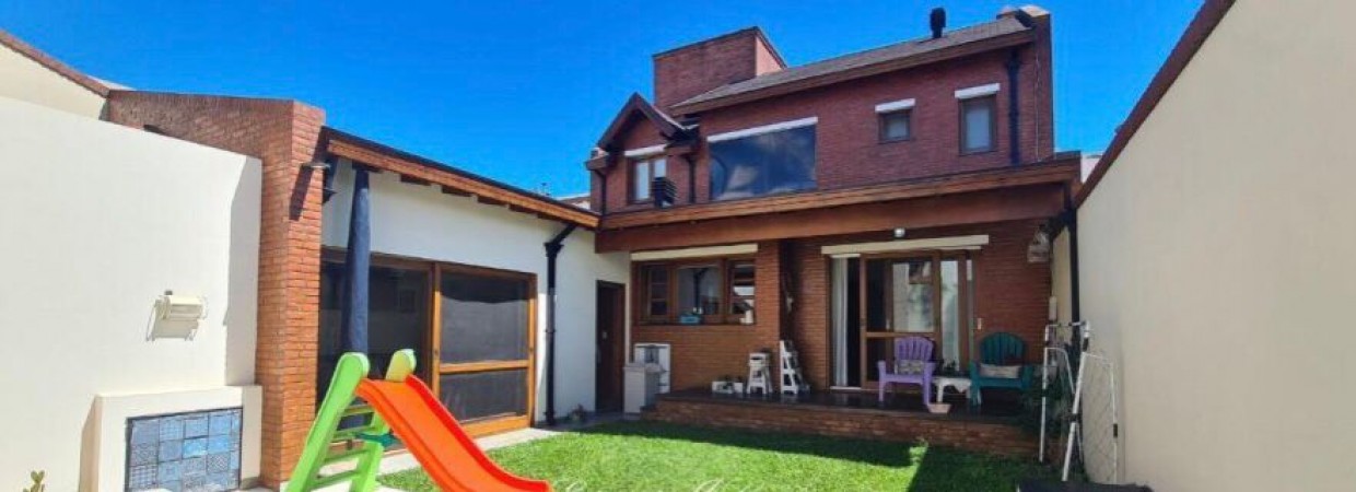 Italia 1617 ! Castelar - Chalet 4 ambientes