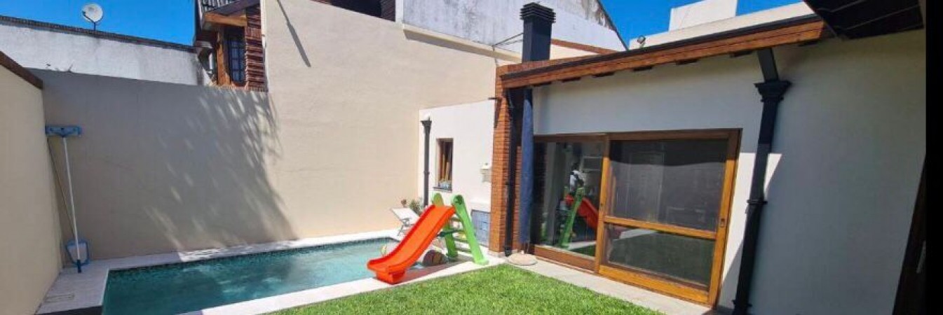 Italia 1617 ! Castelar - Chalet 4 ambientes