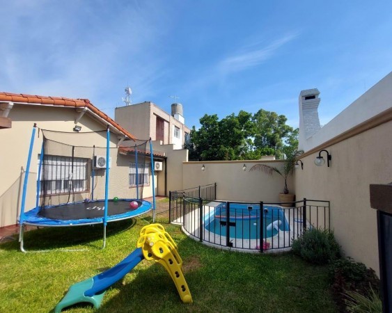 Casa en venta en Castelar Norte- 3 ambientes!