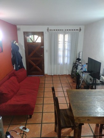 Duplex en zona residencial de Casstelar Norte! - 3 ambientes