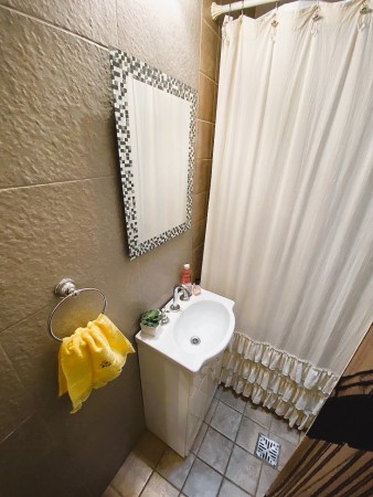 Casa en venta en Ituzaingo de 3 ambientes con parque - impecable!
