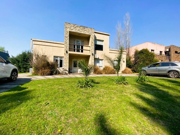 NUEVO VALOR! Casa en Venta en Country Altos del Sol - 6 ambientes!