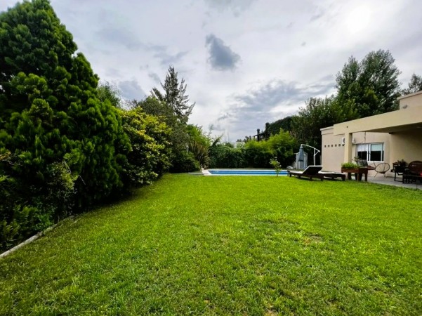 NUEVO VALOR! Casa en Venta en Country Altos del Sol - 6 ambientes!