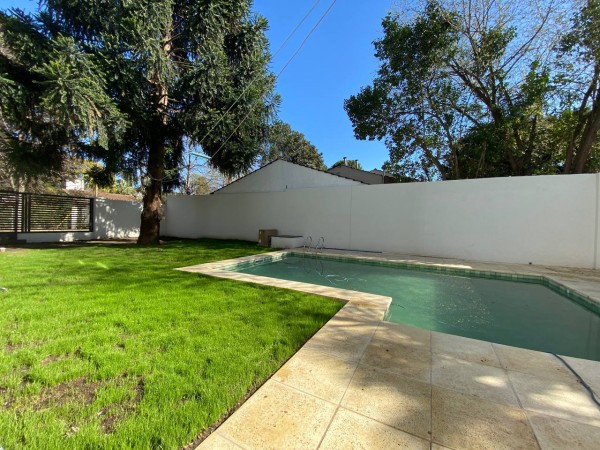 Casa a estrenar en Parque Leloir - 4 ambientes - Impecable!