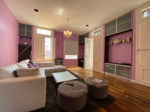 Casa con piscina en excelente zona de Castelar Norte!