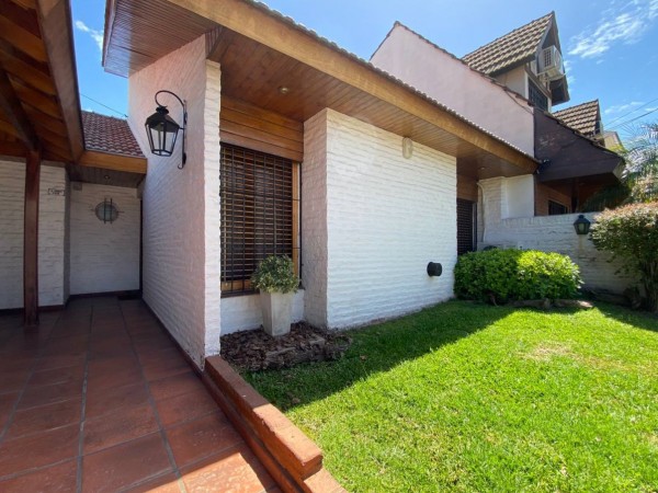 Nuevo Valor! Casa en venta en Castelar Norte sobre dos lotes!