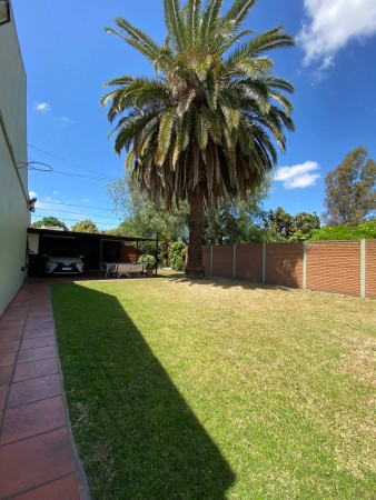 Nuevo Valor! Casa en venta en Castelar Norte sobre dos lotes!