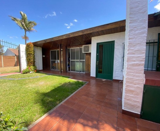 Nuevo Valor! Casa en venta en Castelar Norte sobre dos lotes!