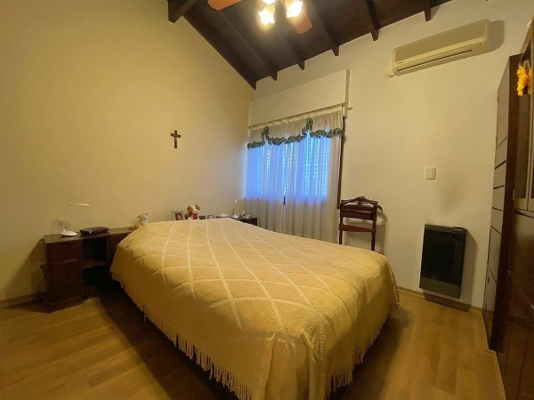 Nuevo Valor! Casa en venta en Castelar Norte sobre dos lotes!