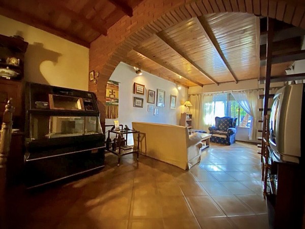NUEVO VALOR! - Casa en Venta en Castelar Norte - Lote 10x 61!
