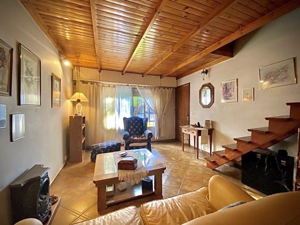 NUEVO VALOR! - Casa en Venta en Castelar Norte - Lote 10x 61!