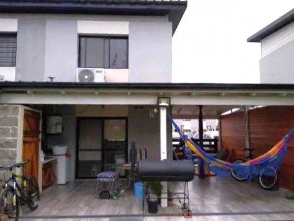 Duplex en venta en Barrio Cerrado Umbrales de la Merced -