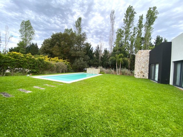 Casa en Venta en Country Terravista - 7 ambientes - Impecable!