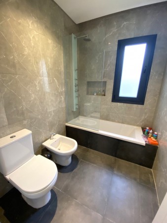 Casa en Venta en Country Terravista - 7 ambientes - Impecable!
