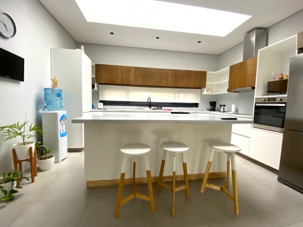Casa en Venta en Country Terravista - 7 ambientes - Impecable!