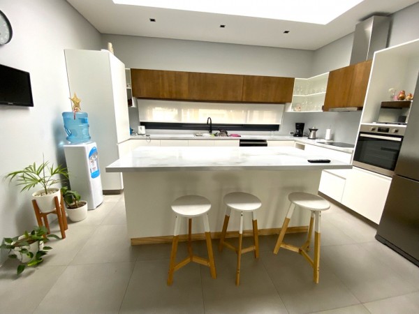Casa en Venta en Country Terravista - 7 ambientes - Impecable!