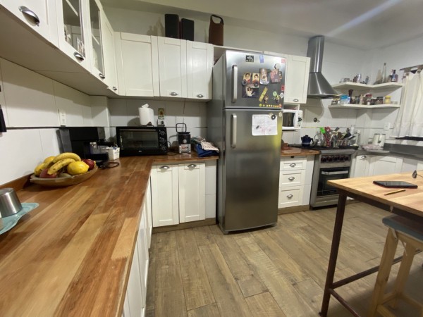 NUEVO VALOR - Casa en venta en Castelar Norte - 4 ambientes! Excelente ubicacion! Permuta!