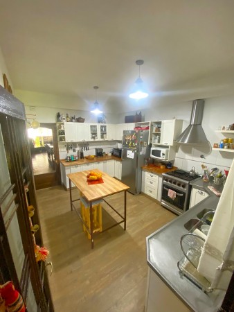 NUEVO VALOR - Casa en venta en Castelar Norte - 4 ambientes! Excelente ubicacion! Permuta!