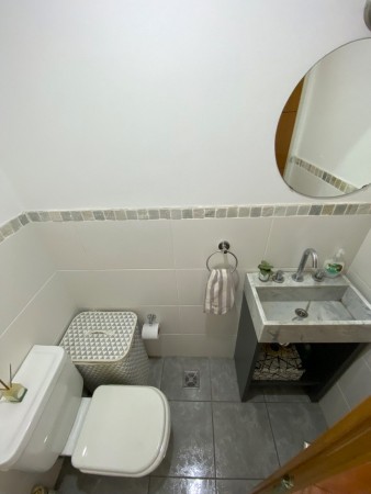 NUEVO VALOR! En Venta Impecable departamento 3 ambientes en Moron - con cochera!