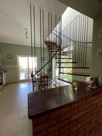 Casa 6 ambientes - San Nicolas 1339 - Castelar Norte