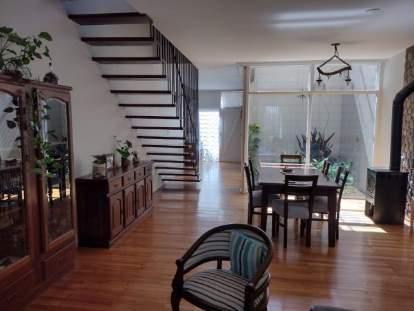 Casa 6 ambientes - San Nicolas 1339 - Castelar Norte