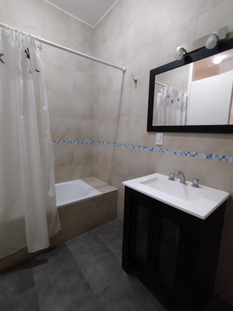 Casa 6 ambientes - San Nicolas 1339 - Castelar Norte