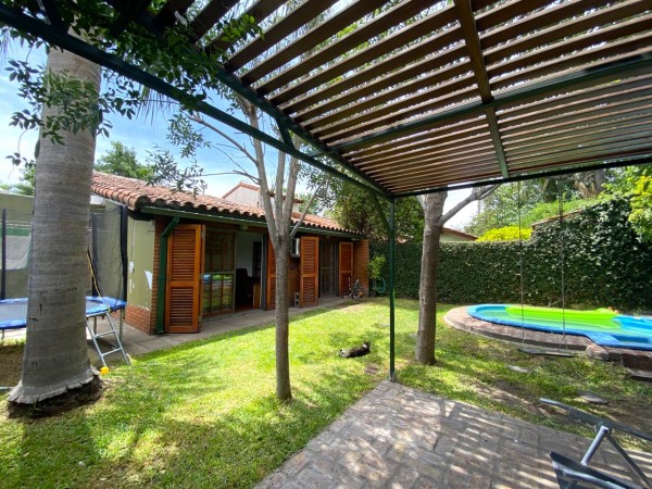 Casa en venta en Barrio Aeronautico - 3 ambientes!