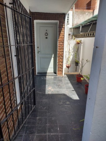 Castelar Centro - Casa en Ph 2 amb con patio !