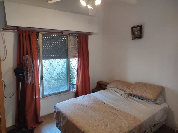 Castelar Centro - Casa en Ph 2 amb con patio !