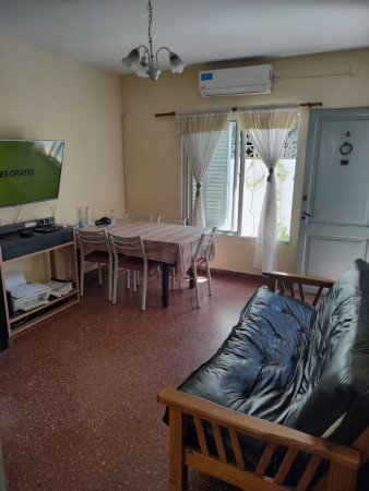 Castelar Centro - Casa en Ph 2 amb con patio !