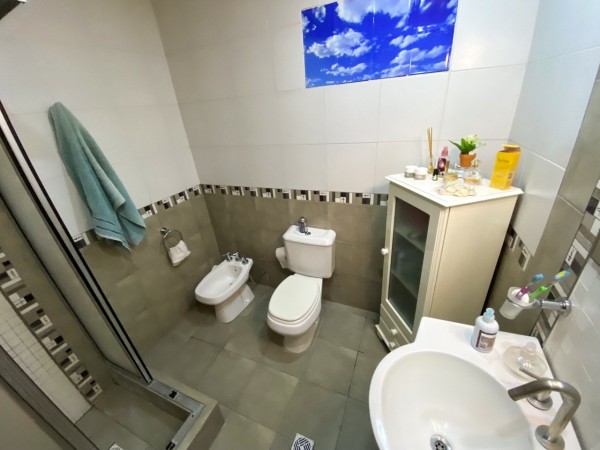 Casa en venta en Zona residencial de Castelar Norte - 4 ambientes!