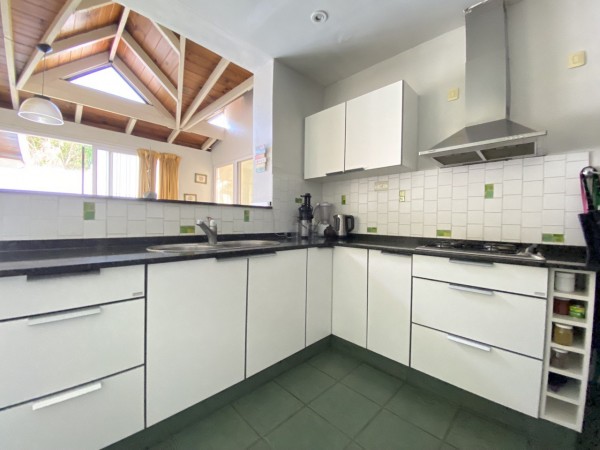 Casa en venta en Zona residencial de Castelar Norte - 4 ambientes!
