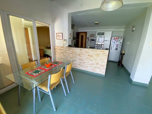 Casa en venta en Zona residencial de Castelar Norte - 4 ambientes!