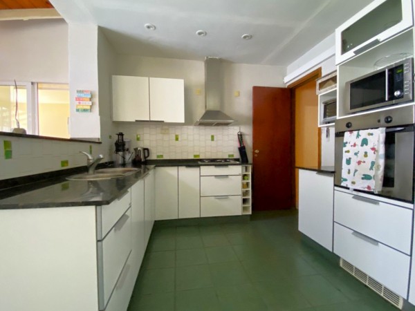 Casa en venta en Zona residencial de Castelar Norte - 4 ambientes!