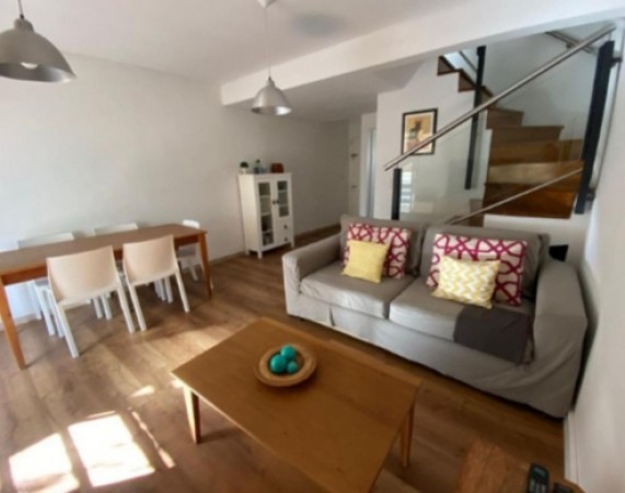 Colonia 1200 ! Duplex 3 ambientes - Permuta !