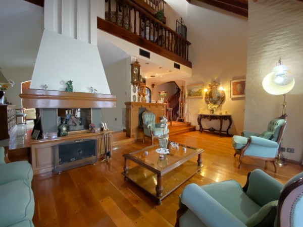 Chalet en venta en Castelar Norte de 5 ambientes!