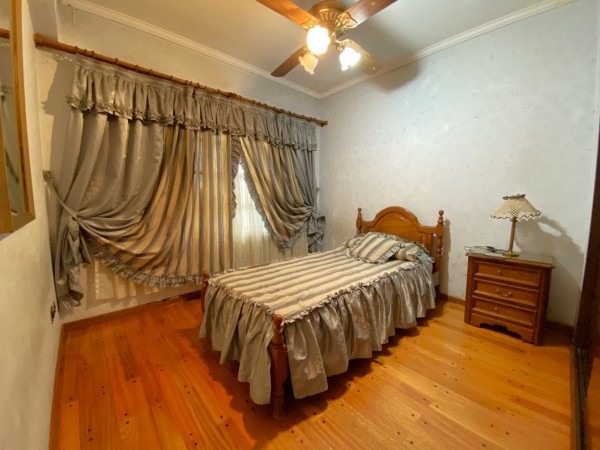 Chalet en venta en Castelar Norte de 5 ambientes!