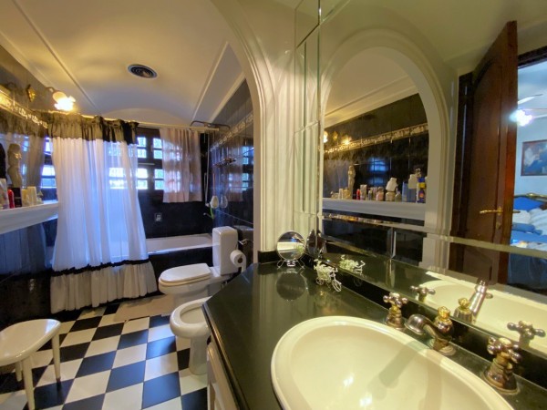 Chalet en venta en Castelar Norte de 5 ambientes!